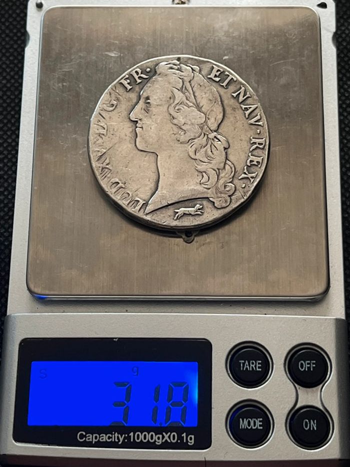 Belle monnaie écu Louis XV 1763 R en argent montée en épingle TBE - photo numéro 8