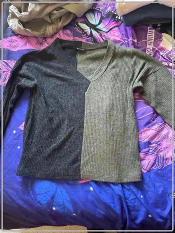 Pull fin taille 42 bi colore marque new laviva