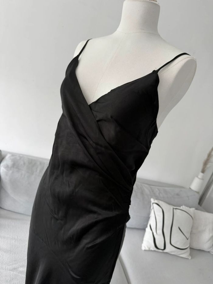 Robe noir satinée ZARA - photo numéro 3