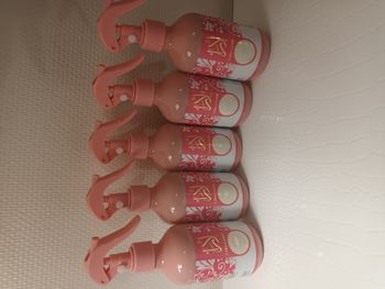 Lot de 5 sprays 300ml candy neuf