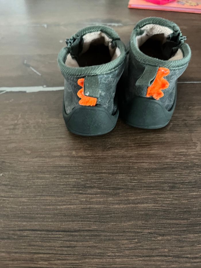 Chaussons dinosaure 🦕 - photo numéro 2