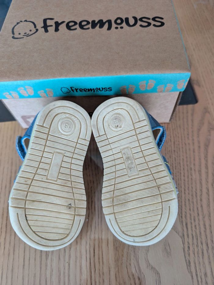 Chaussures premiers pas garçon taille 18 - photo numéro 6