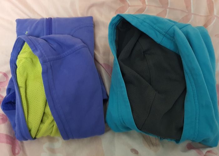 Lot de 2 sweats à capuche Décathlon 5 ans
