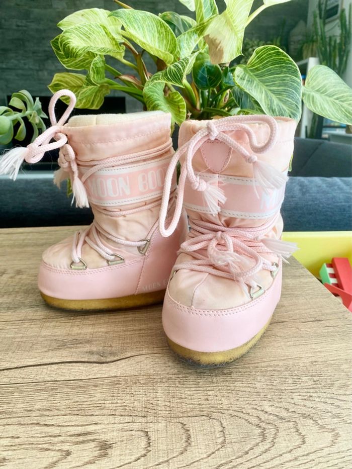 Moon Boot taille 23/26 enfant rose ski