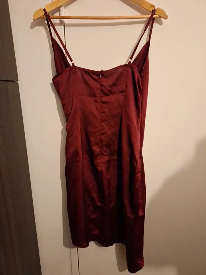 Magnifique robe bordeaux 🔥 - photo numéro 7