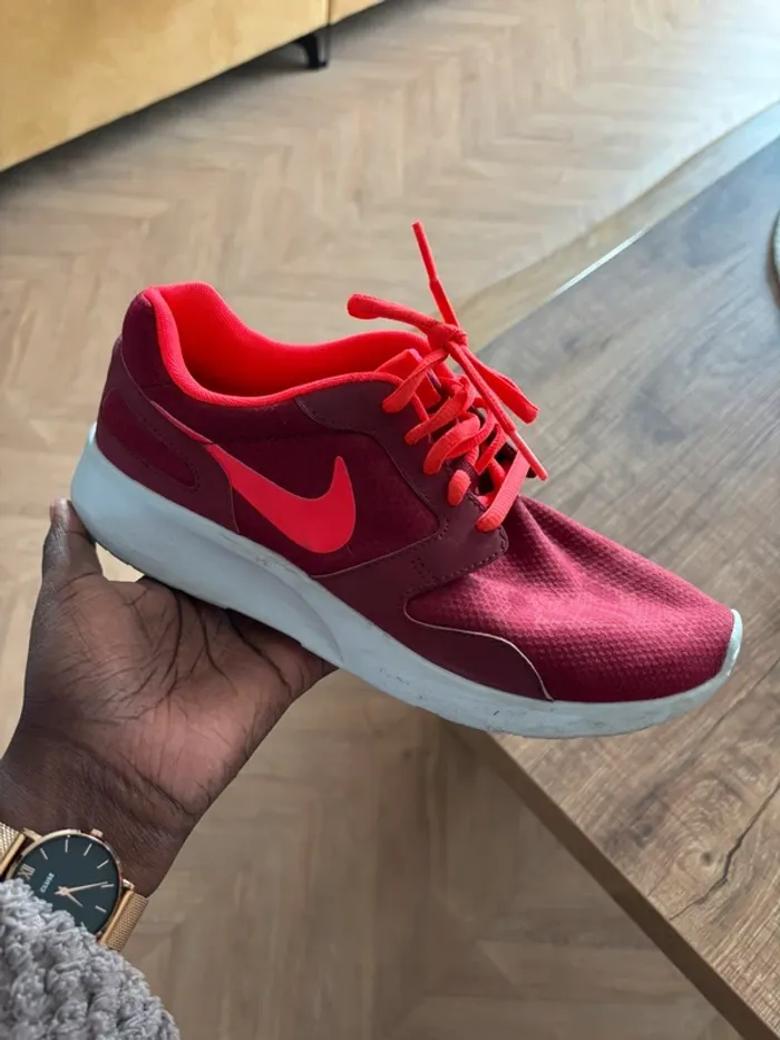 Basket Nike rouge effet léopard - photo numéro 3