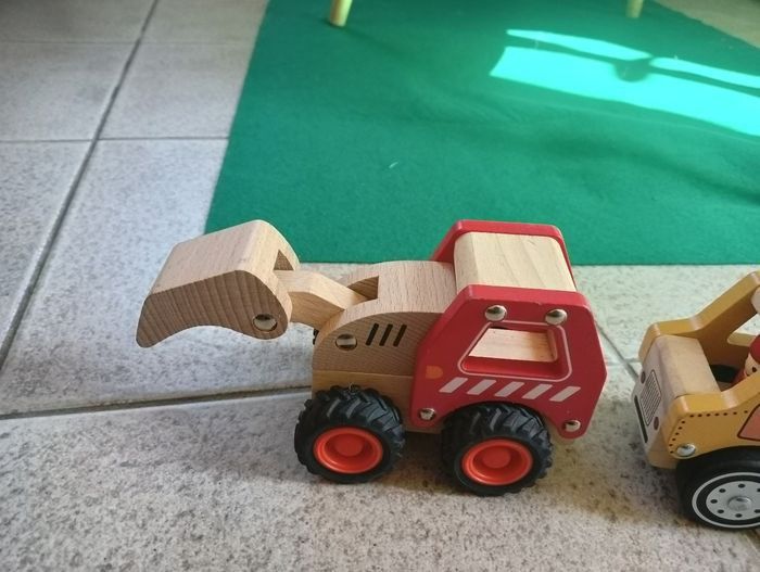 Lot de 3 véhicules en bois - photo numéro 2
