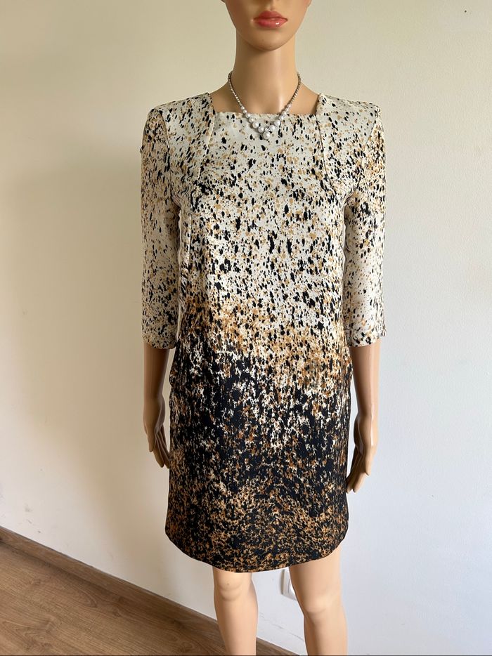 Robe imprimée à manches courtes Zara taille S jamais portée