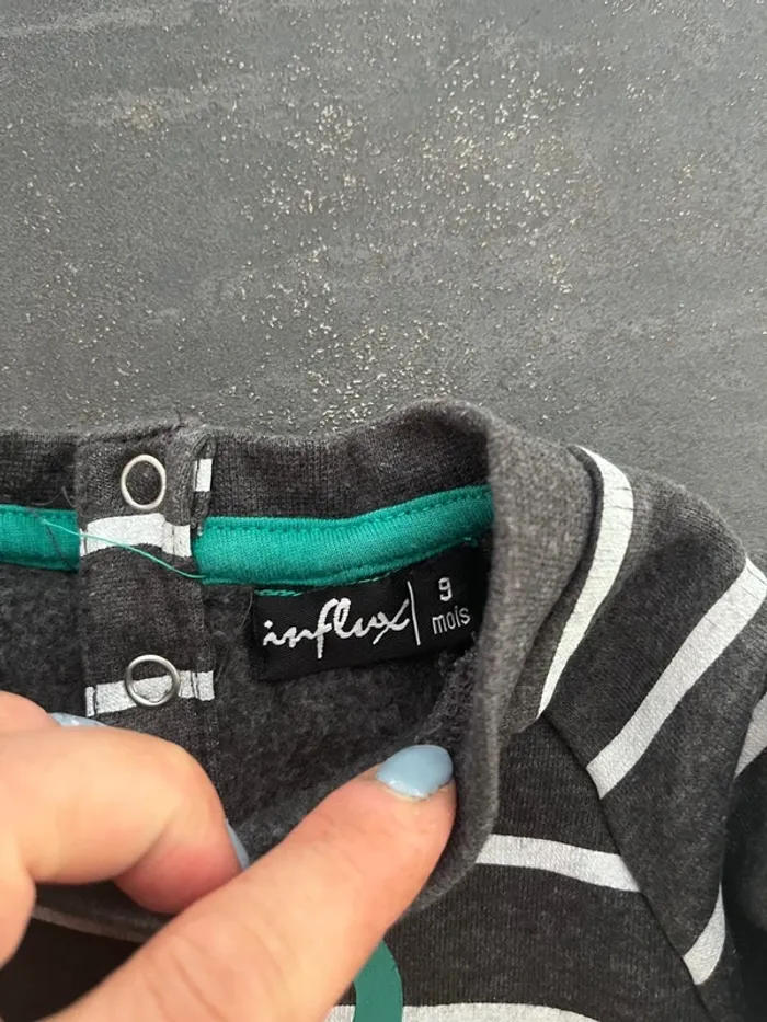 Pull sweat gris à rayures « Dad loves me » taille 9 mois marque influx - photo numéro 2