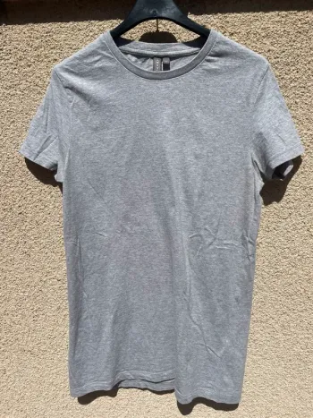 TEE shirt XS