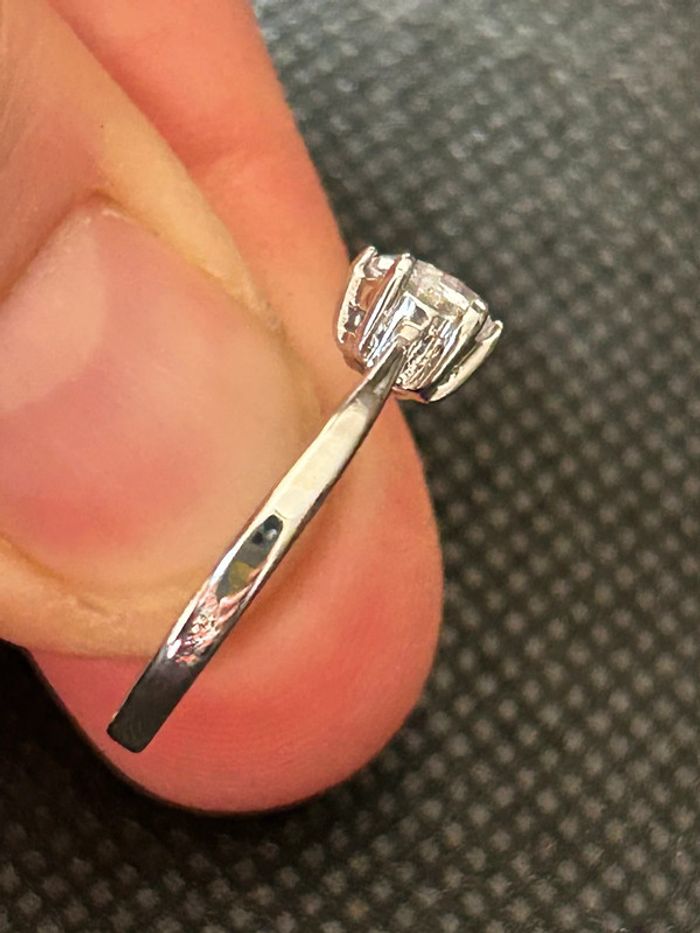 Belle bague «solitaire » en argent massif avec pierre blanche T. 49 femme TBE - photo numéro 4
