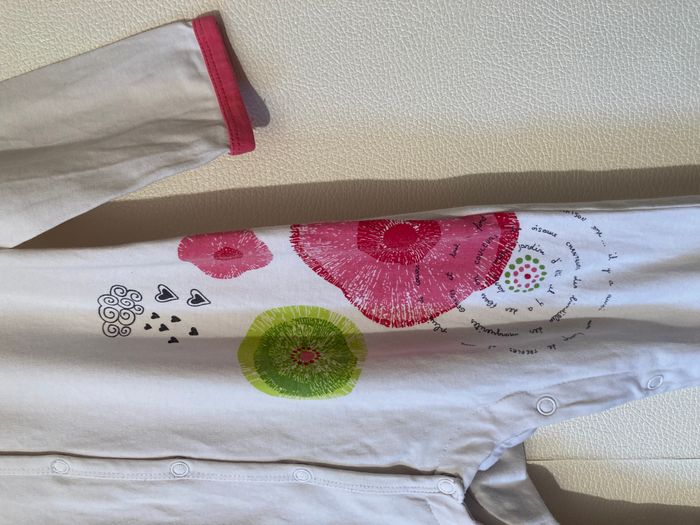 pyjama grenouillère motif fleurs  bébé 18 mois - photo numéro 2