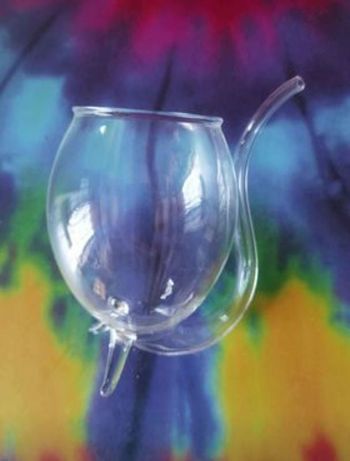 Verre en forme de pipe