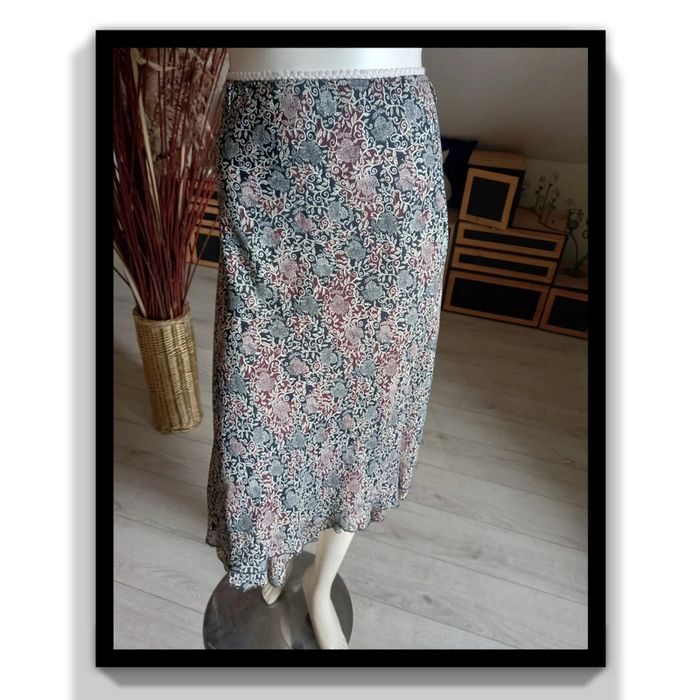Jolie jupe imprimée taille 46