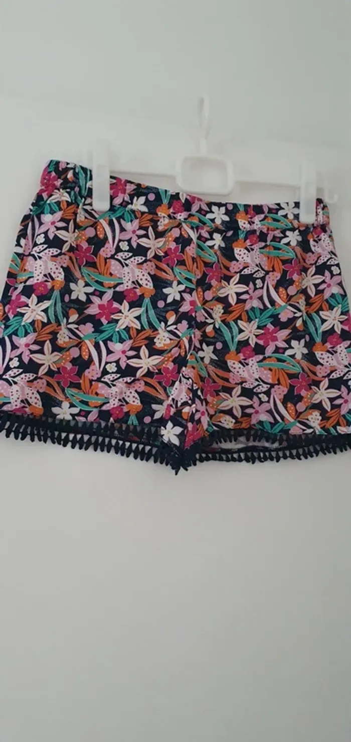 Short motif fleur