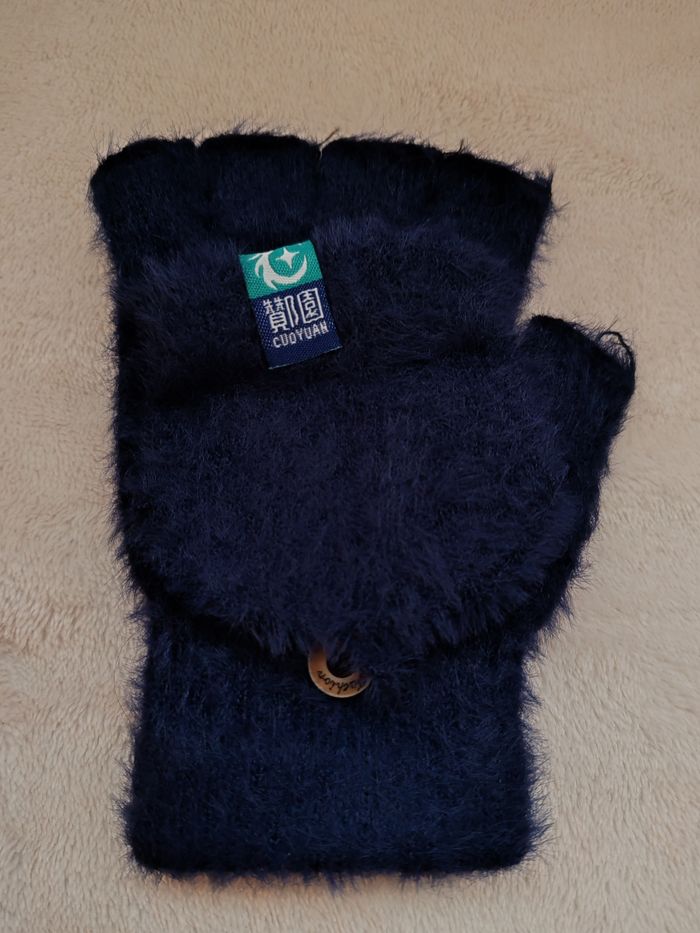 Mitaines poilues - photo numéro 2