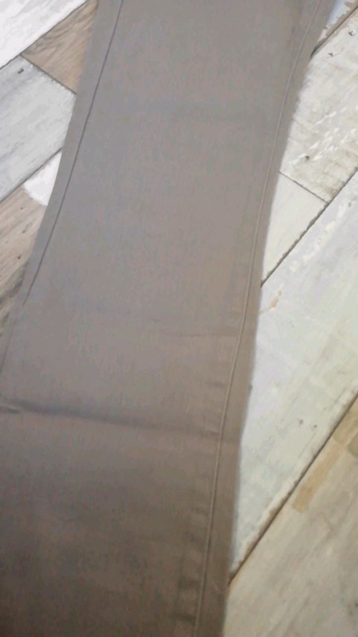 Pantalon gris clair - photo numéro 2