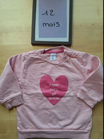 Pull pour fille taille 12mois très bon état