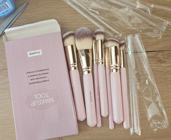 Set complet 7 pinceaux maquillage bonne qualité neuf
