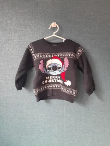 Jolie pull de Noël  - Stitch en taille 18 mois ( 86 cm )