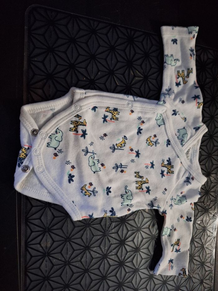 Lot vêtements 0 mois - photo numéro 2