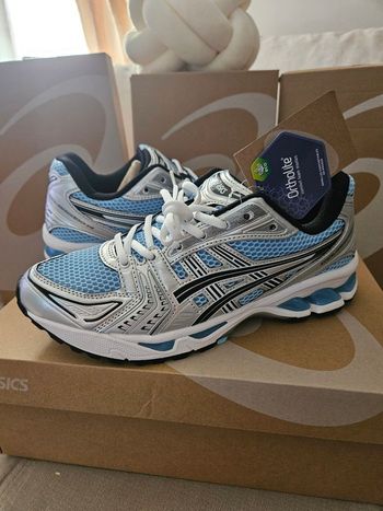 Asics gel-kayano 14 taille 43.5 neuves