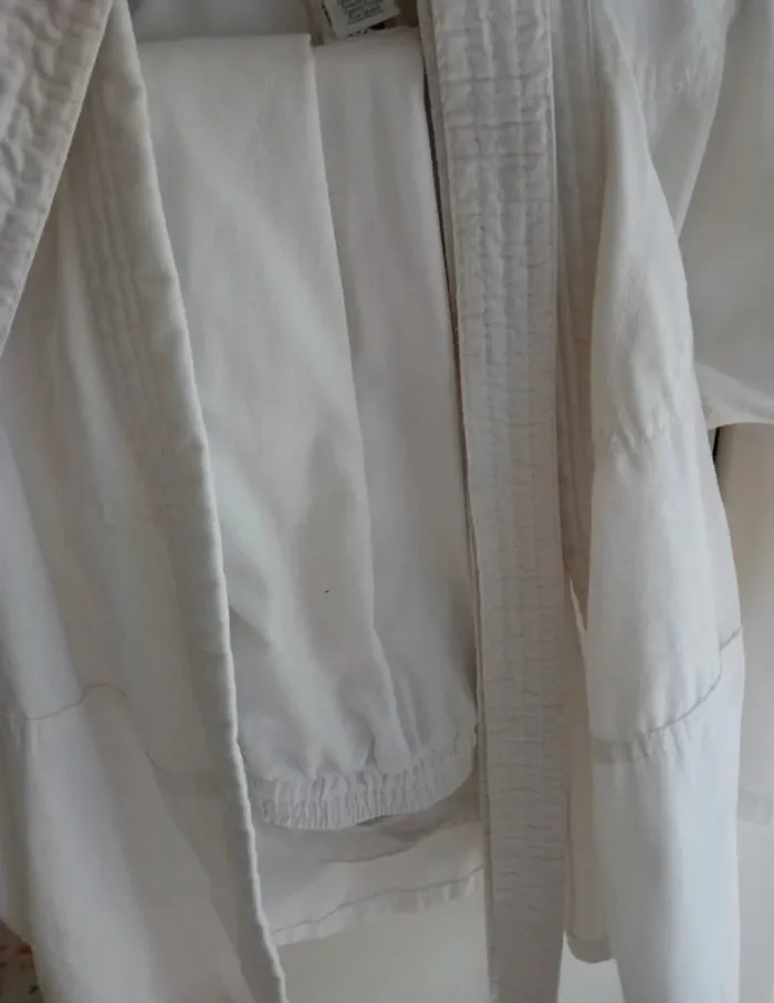 Ensemble kimono de judo 130cm 🥋🩶 - photo numéro 3