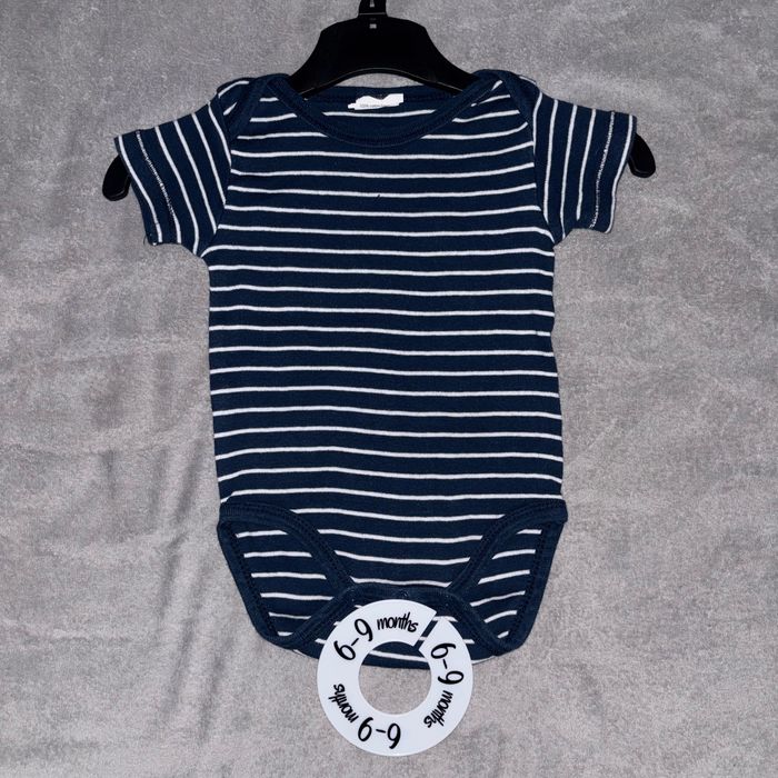 Lot de bodies manches courtes  bébé 6 mois - photo numéro 3