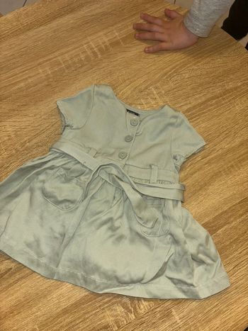 Magnifique robe bébé fille taille 3 mois en excellent état
