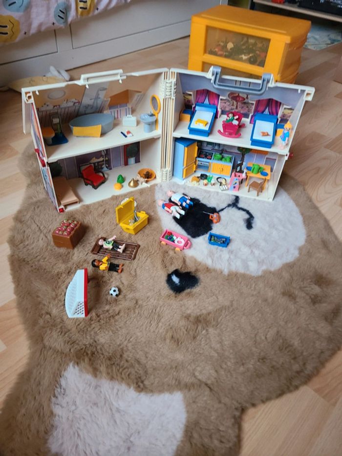 La maison transportable playmobil.