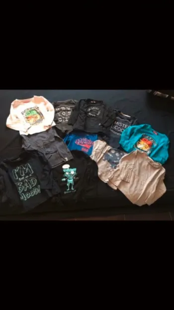 11 t-shirt manches longues taille 4 ans