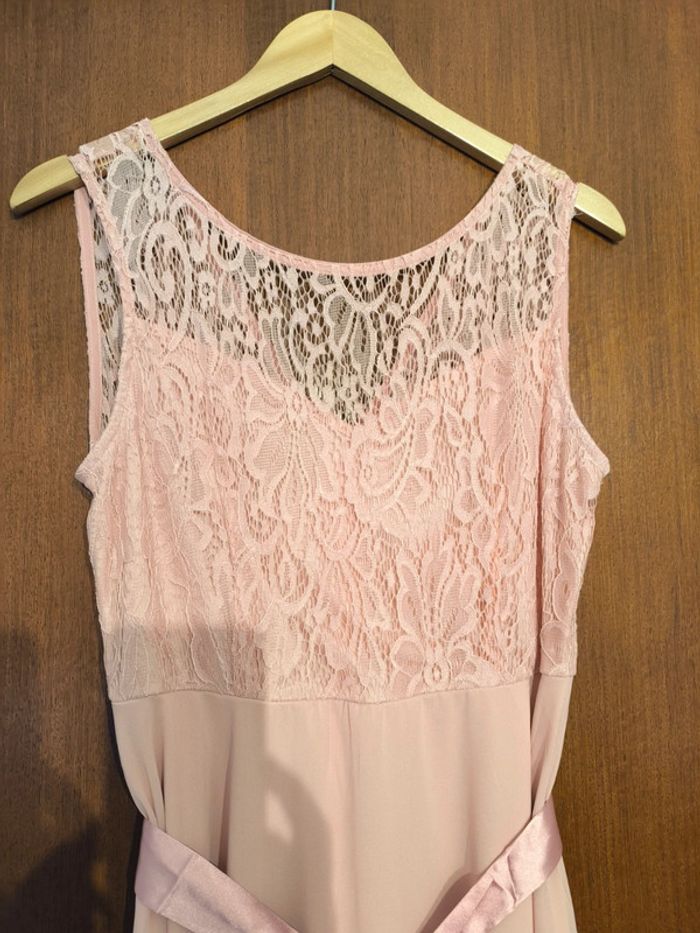 Robe rose bonbon sans manche avec dentelle - photo numéro 2