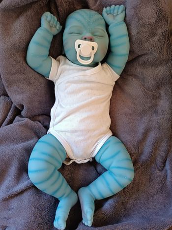 Poupée reborn avatar fluorescente neuve 