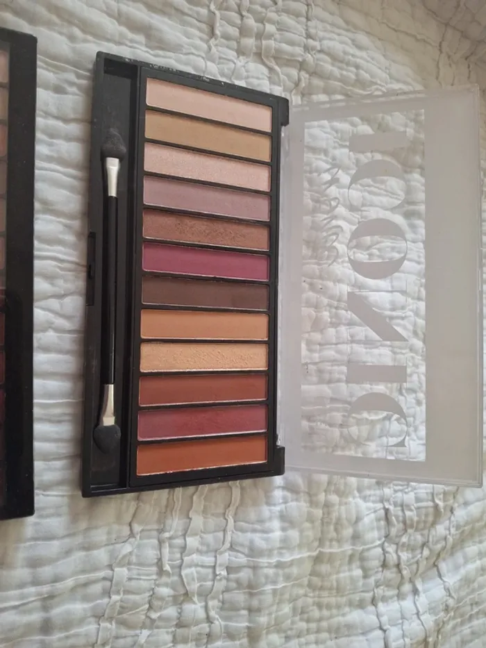 Lot de 3 palettes de fards à paupières Max & More - photo numéro 2