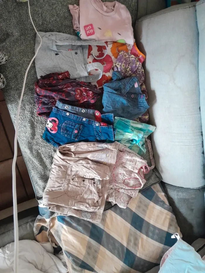 Lot 10 pièce robes et gilet