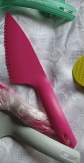 Tupperware pelle coupante couteaux plastique rose 