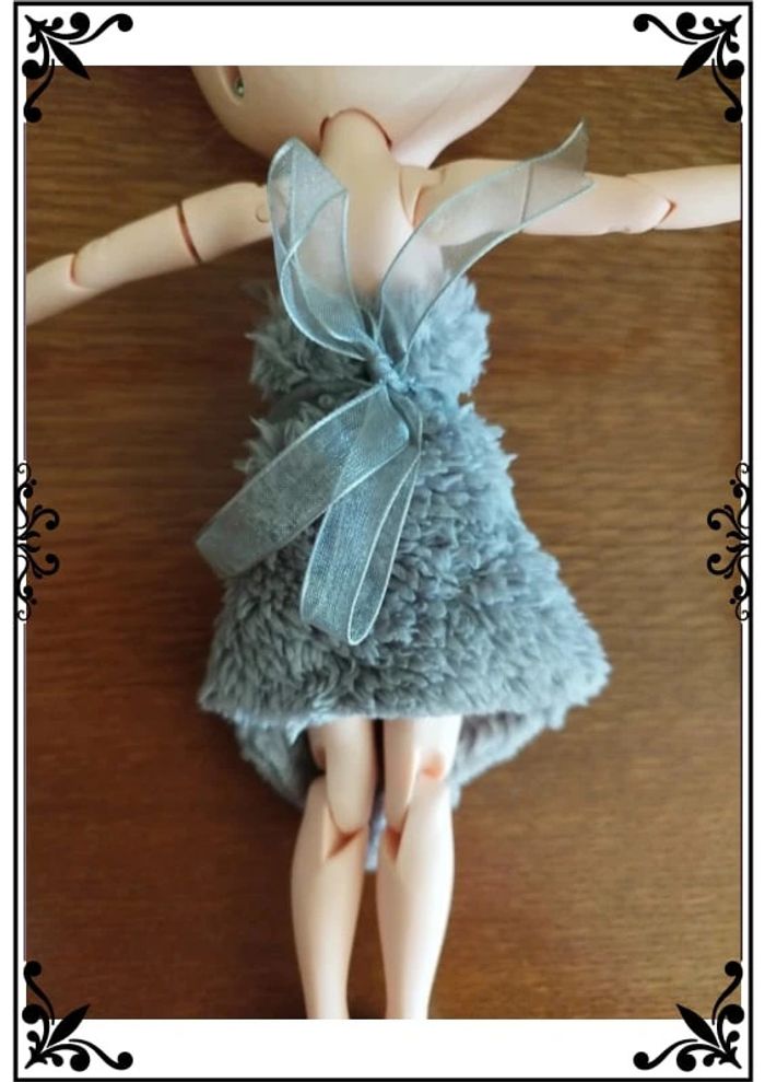 Robe grise dress pour poupée doll Blythe - photo numéro 5