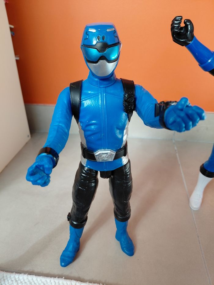 Lot de 4 grandes figurines POWER RANGERS - photo numéro 2