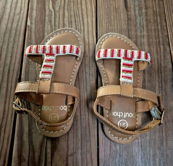 Paire de sandales en cuir bebe fille - photo numéro 2