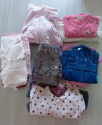 Lot vêtement fille 12 mois
