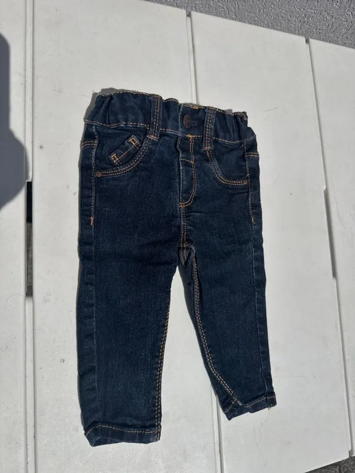 Jeans taille 9 mois
