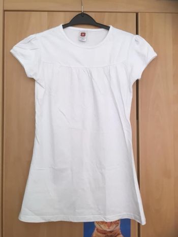 Tunique ou T-shirt long C&A 14/16 ans (2€20)