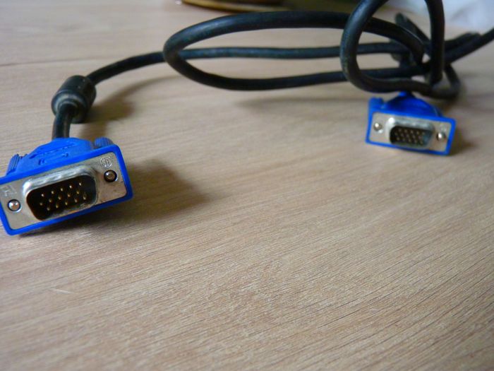 Cordon cable VGA males adaptateur moniteur ecran pc informatique bureau TBE