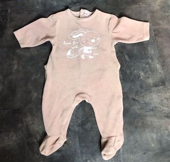 Pyjama velours beige imprimé blanc  3 mois