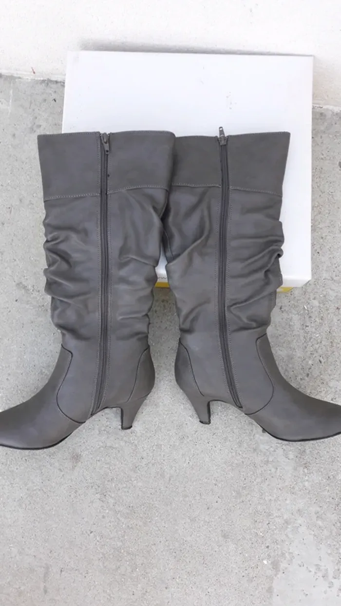 Bottes grises T38 ERAM - photo numéro 4
