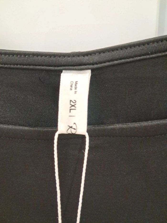 Robe v - photo numéro 3