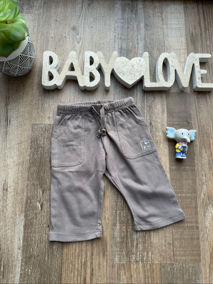 - Pantalon Tout petit baby       - Naissance  - Très bon état