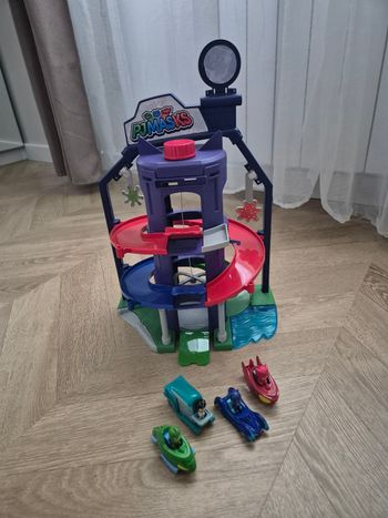 Tour pyjamasques avec vehicules