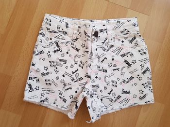 Short tape à l'oeil 8ans neuf