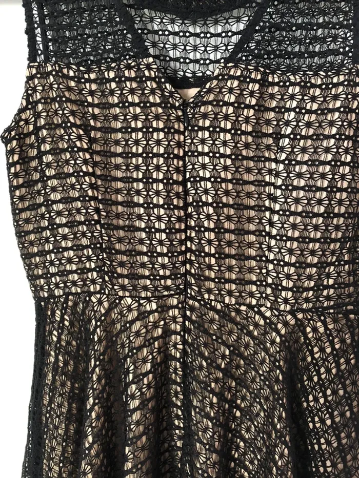 Robe Sinéquanone noire en dentelle taille S - photo numéro 4